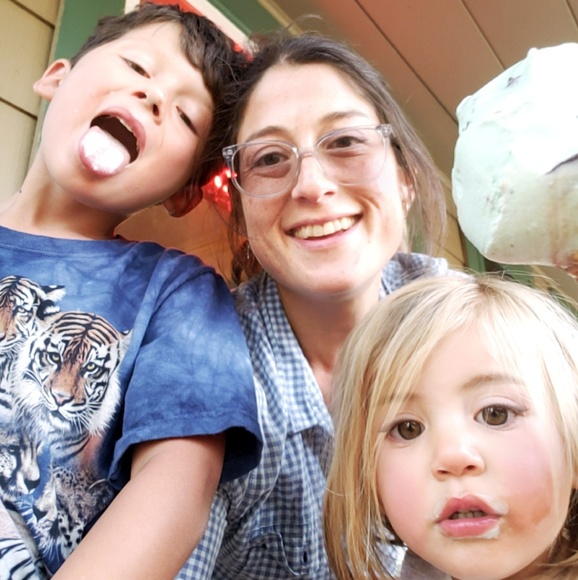 Meet your Posher, Adria - Picture 7 of 8